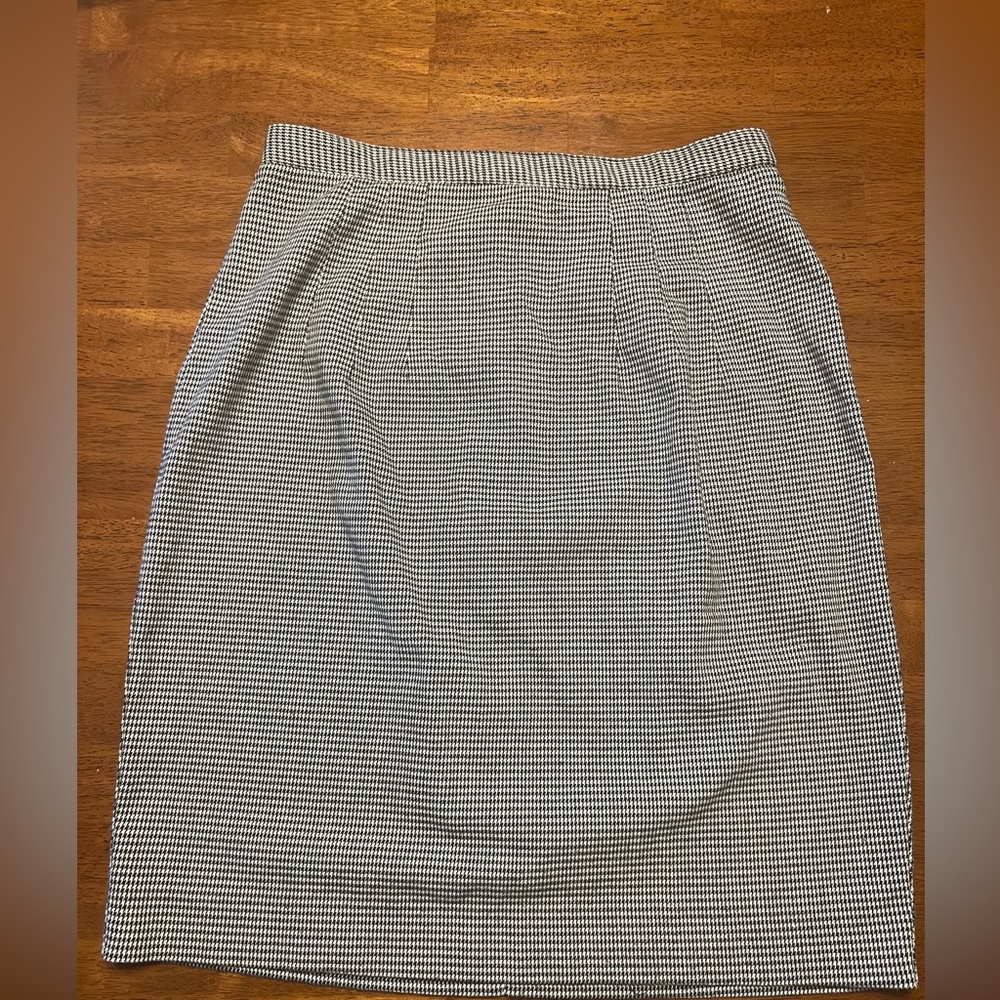 Vintage Express Black and White Pencil Skirt